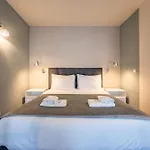 Intimate Apartment Downtown With Terrace - D