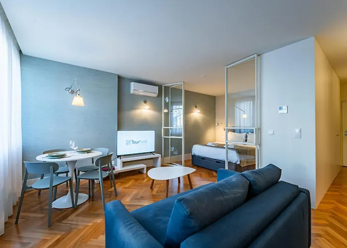 Intimate Apartment Downtown With Terrace - D
